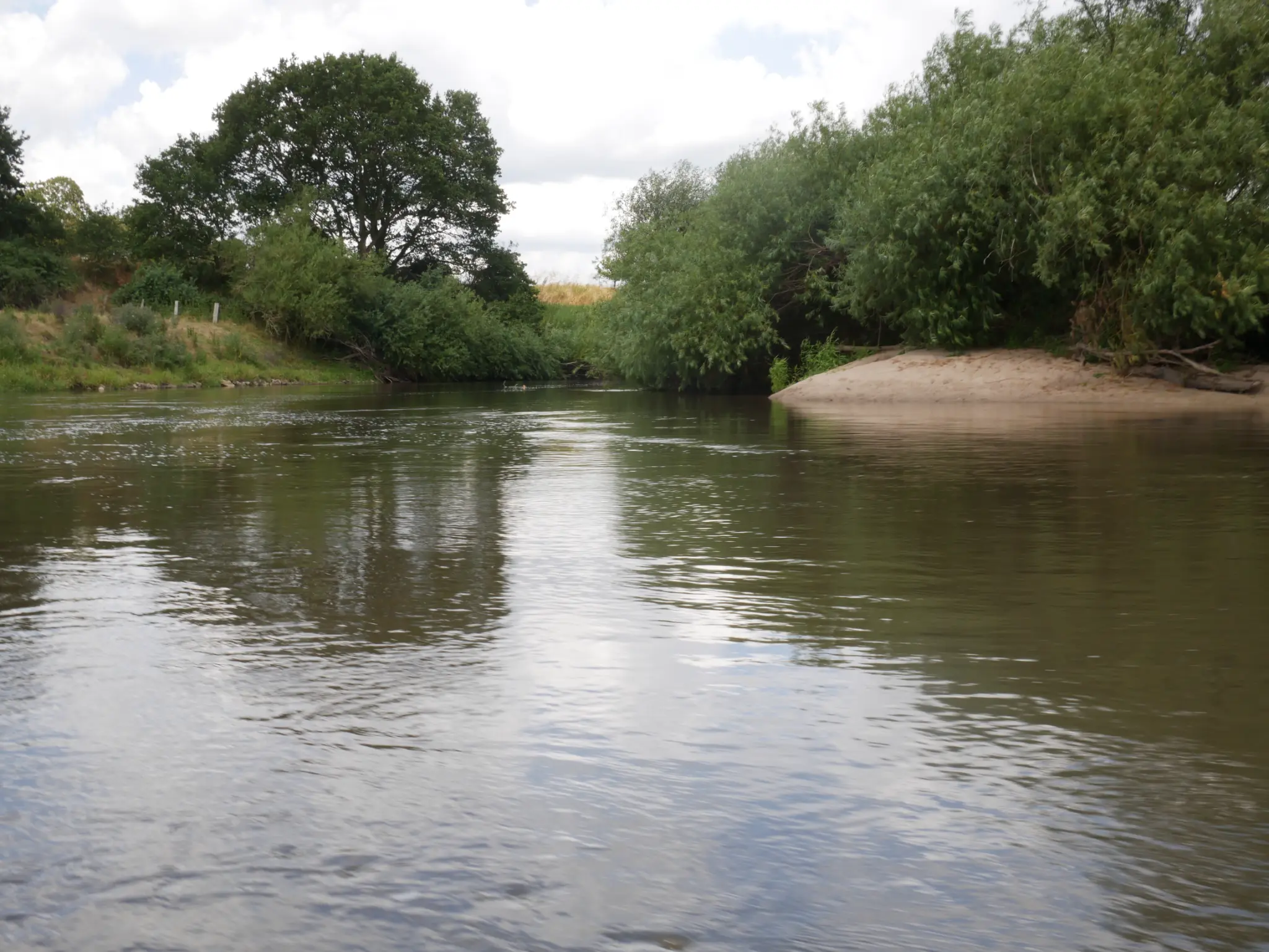 Idyllische Flusslandschaft