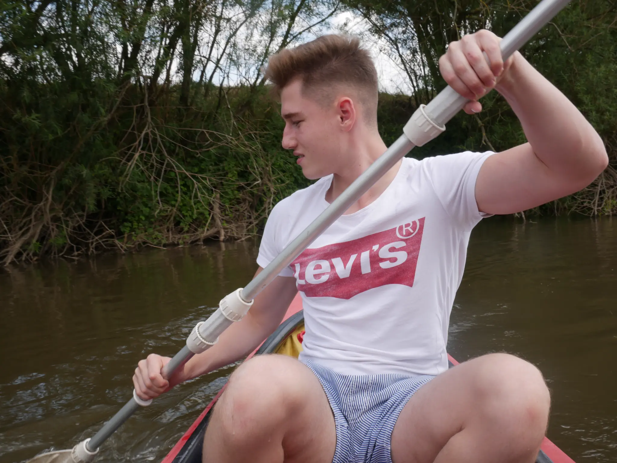 Paddler in Aktion auf der Leine